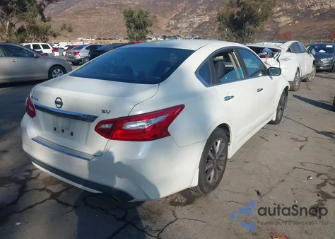 2016 Nissan Altima 2.5 Sv z USA, uszkodzony, nr VIN 1N4AL3AP7GC258751